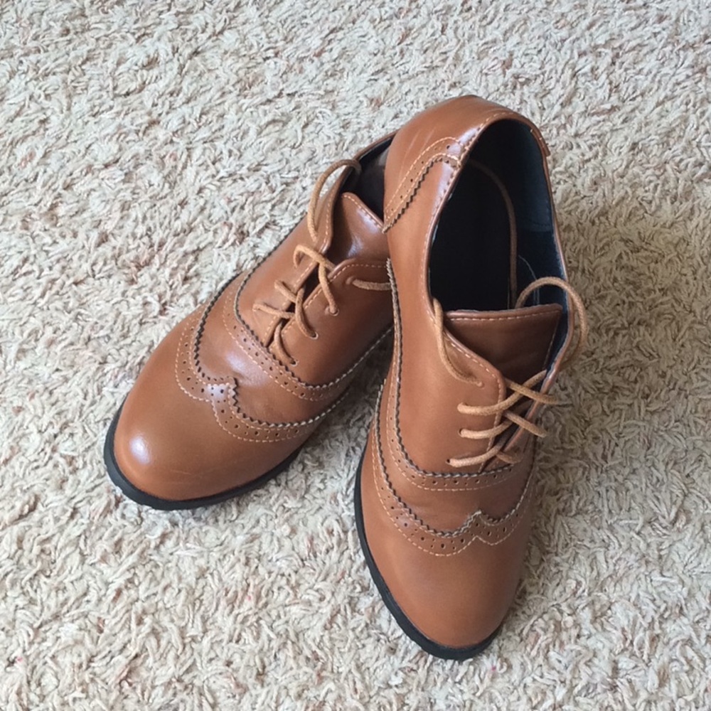 Oxford Heeled Wingtips